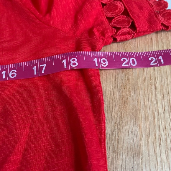 📦 SOLD - Cute women’s top! Size Medium. NWT. - Picture 8 of 9